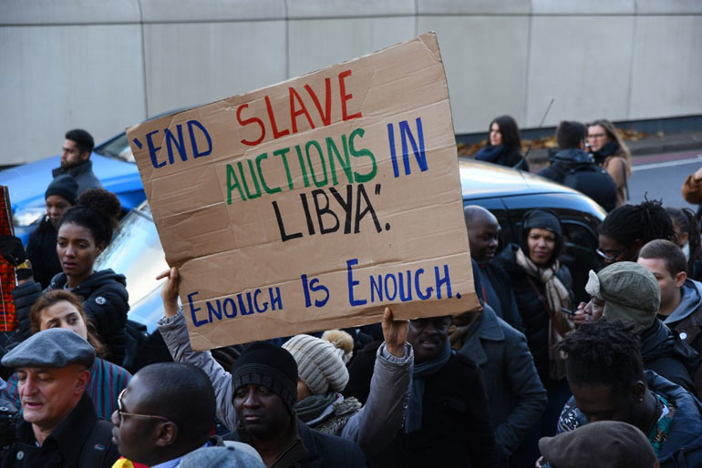 Η ντροπή της ανθρωπότητας, τα σκλαβοπάζαρα, επανήλθαν σε αυτή τη γωνιά του πλανήτη, αμέσως μετά την ειρηνευτική επέμβαση του ΝΑΤΟ...