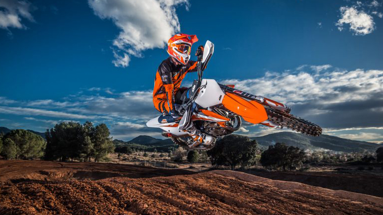 Συζητώντας  το motocross μέλλον της ΚΤΜ