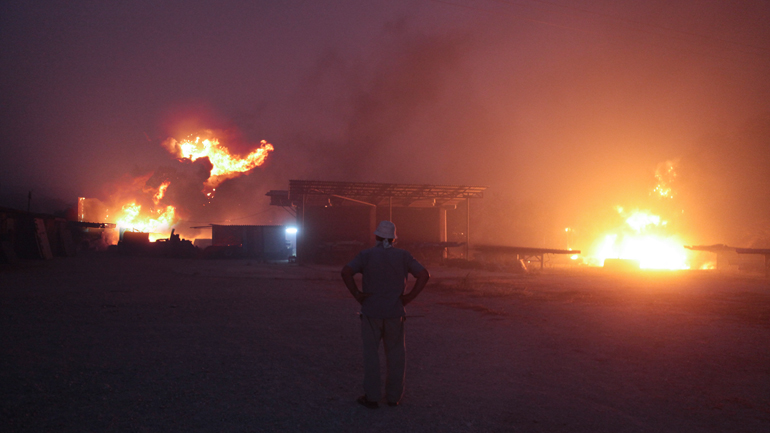 Μάχη με τις φλόγες στην Κινέτα