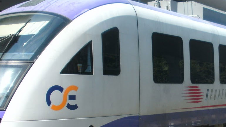 Χωρίς πρωινά δρομολόγια η γραμμή του προαστιακού Αθήνα-Κιάτο, λόγω της πυρκαγιάς στην Κινέτα