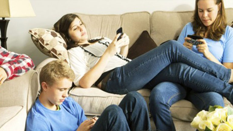 Επικίνδυνα για αυτοκτονίες στους εφήβους τα social media