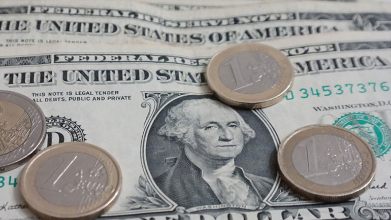 Ενισχύεται το ευρώ έναντι του δολαρίου