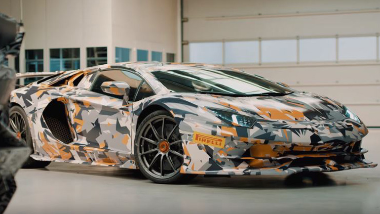 Η «σκληροπυρηνική» Lamborghini Aventador