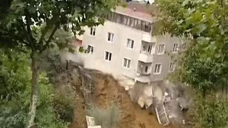 Τουρκία: Κατάρρευση τετραώροφου κτηρίου στην Κωνσταντινούπολη