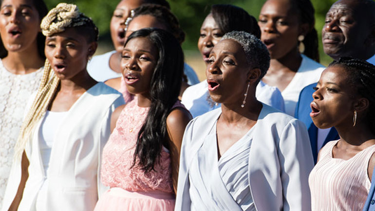 Βρετανία: Η γκόσπελ χορωδία του βασιλικού γάμου υπογράφει δισκογραφικό συμβόλαιο