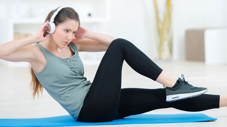 Πώς να γίνεις fit μέσα στο σπίτι σου!