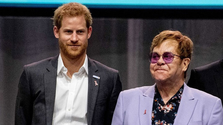 Ο Έλτον Τζον καταγγέλλει διακρίσεις σε Ρωσία και Αν. Ευρώπη