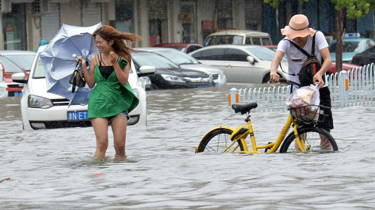 Χάος προκαλεί ο τυφώνας Αμπίλ στην Κίνα