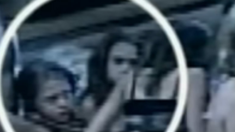 Ντοκουμέντο: Τα κοριτσάκια που αγνοούνται την ώρα που αποβιβάζονται από το σκάφος Ντοκουμέντο: Τα κοριτσάκια που αγνοούνται την ώρα που αποβιβάζονται από το σκάφος