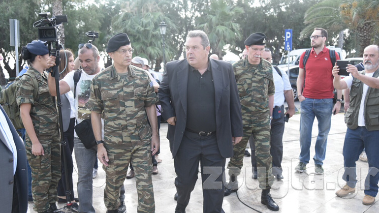 Ο Πάνος Καμμένος στις πυρόπληκτες περιοχές