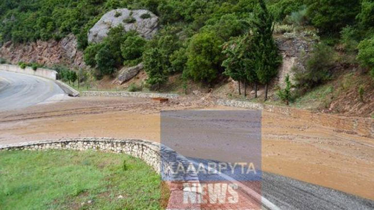 Πάτρα: Προβλήματα στην κυκλοφορία των οχημάτων προς Καλάβρυτα προκάλεσε η έντονη βροχόπτωση