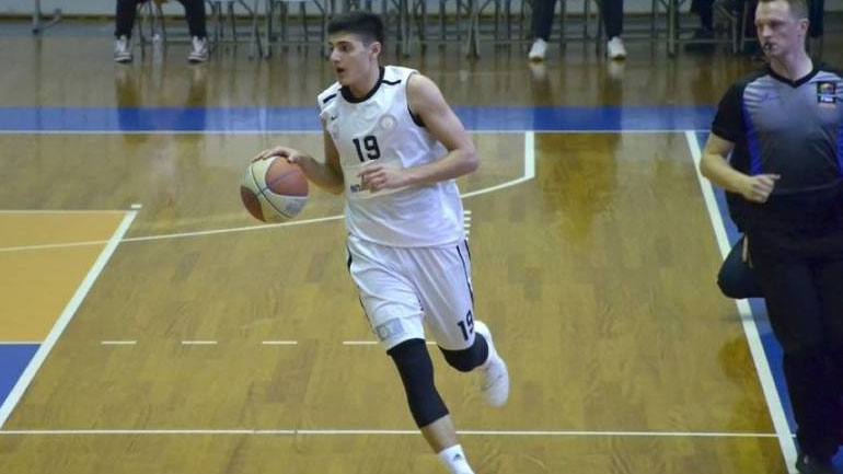 Λαύριο: Απέκτησε τον 18χρονο Ερμείδη