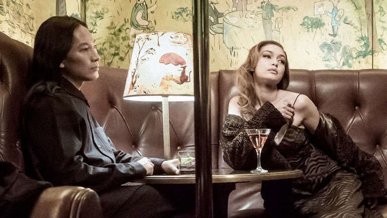 Ο Αλεξάντερ Γουάνγκ ο πρώτος σχεδιαστής μόδας που εμφανίζεται στο ημερολόγιο Pirelli