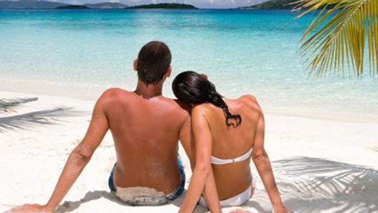 Διακοπές με τον αγαπημένο σου! Δες το ζώδιό του και μάθε τι σε περιμένει