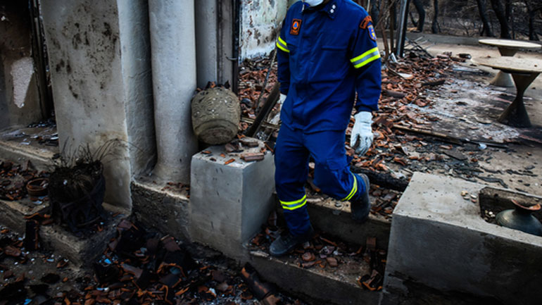 Ξεκίνησε η εισαγγελική έρευνα για τη φονική πυρκαγιά