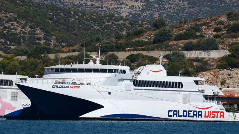 Μηχανική βλάβη Ε/Γ – Τ/Χ σκάφους στη Θήρα