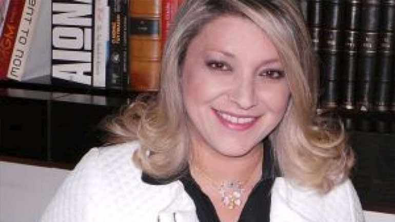 Παραιτήθηκε η αντιδήμαρχος Μαραθώνα σε ζωντανή μετάδοση