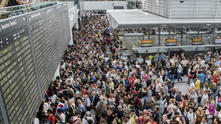 Γερμανία: 200 πτήσεις ακυρώθηκαν στο αεροδρόμιο του Μονάχου έπειτα από την είσοδο γυναίκας σε ζώνη ασφαλείας