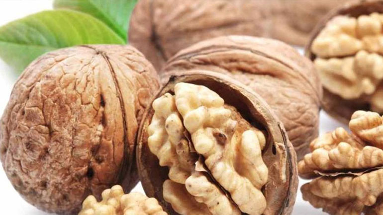 Πέντε υπερτροφές για τον εγκέφαλο και ποια ώρα της ημέρας πρέπει να τις καταναλώνετε