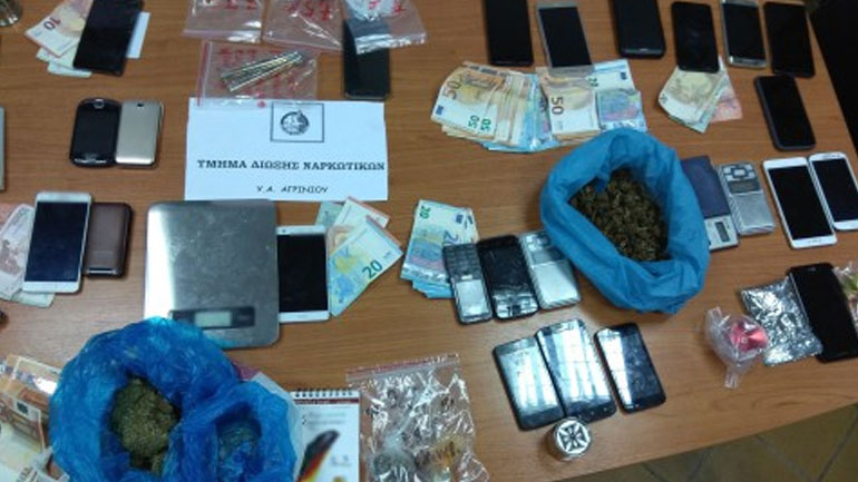 Αγρίνιο: Εξαρθρώθηκε σπείρα που πραγματοποιούσε αγοραπωλησίες ναρκωτικών ακόμα και μέσα σε σχολεία