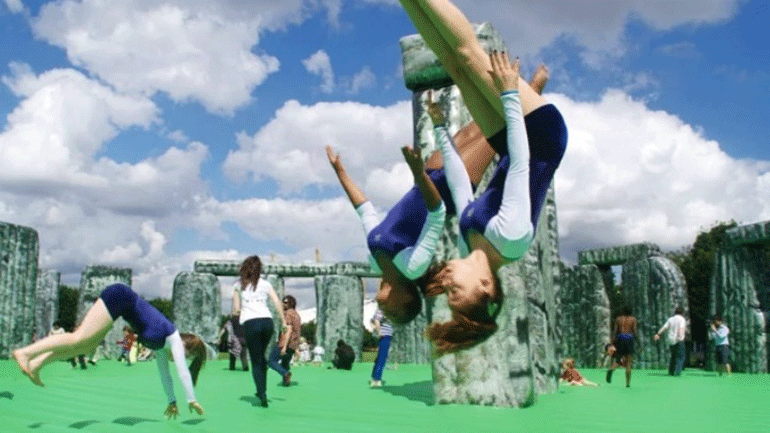 Ένα φουσκωτό «Στόουνχετζ» στο Μιλάνο