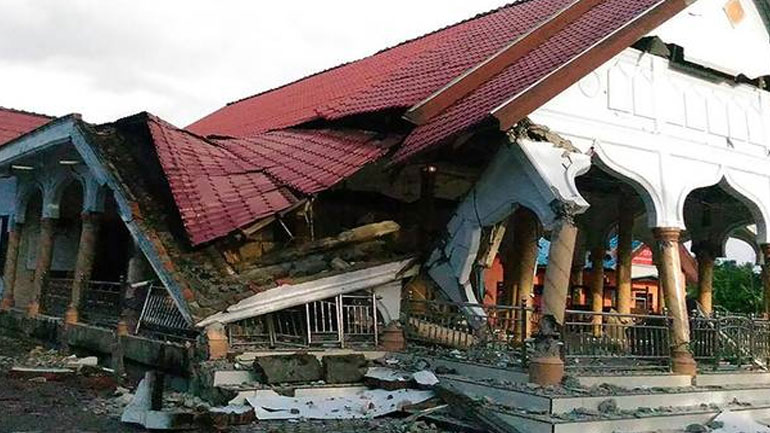 Ινδονησία: 10 νεκροί – 12 τραυματίες μετά τον ισχυρό σεισμό στη νήσο Λομπόκ