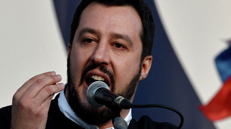 Brexit: Ο Μ. Σαλβίνι συμβουλεύει την Τ. Μέι να τηρήσει σκληρή στάση στις διαπραγματεύσεις για να μην πέσει σε παγίδα