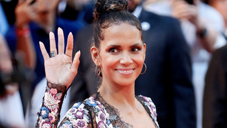 Το beauty μυστικό της Halle Berry θα σε σοκάρει!
