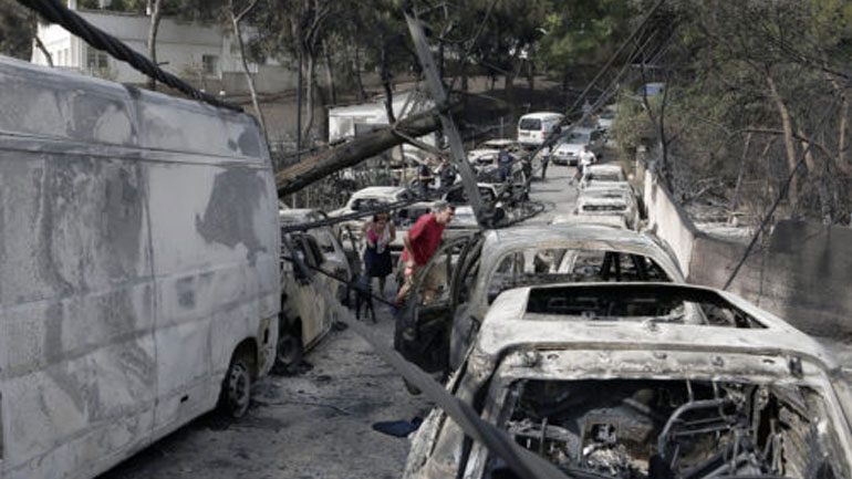 Πυρκαγιά στο Μάτι: Γυναίκα εγκαυματίας διασωληνώθηκε και μεταφέρθηκε στη ΜΕΘ