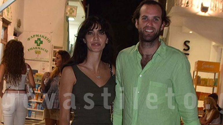 Αγγελίνα Ματαλιωτάκη: Χεράκι-χεράκι στη Μύκονο με τον εφοπλιστή σύντροφό της Αλέξανδρο Τσαβλίρη