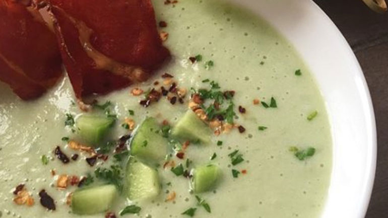 Κρύα σούπα με πεπόνι και προσούτο