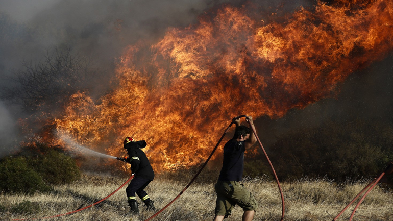 Μπαράζ πυρκαγιών σε Ζάκυνθο, Πάρο και Εύβοια