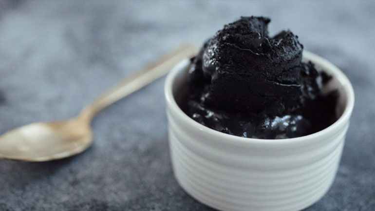 Απαγορεύτηκε το μαύρο παγωτό στη Νέα Υόρκη!