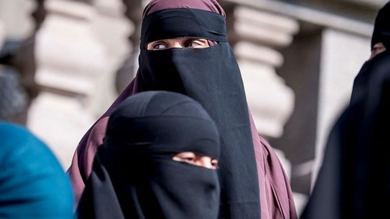 Σε ισχύ στη Δανία ο νόμος κατά της χρήσης της μπούρκα και του νικάμπ σε δημόσιους χώρους