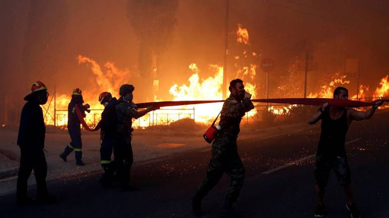 Μεγάλη φωτιά στην Πορτογαλία: Μάχη με τις φλόγες δίνουν 400 πυροσβέστες