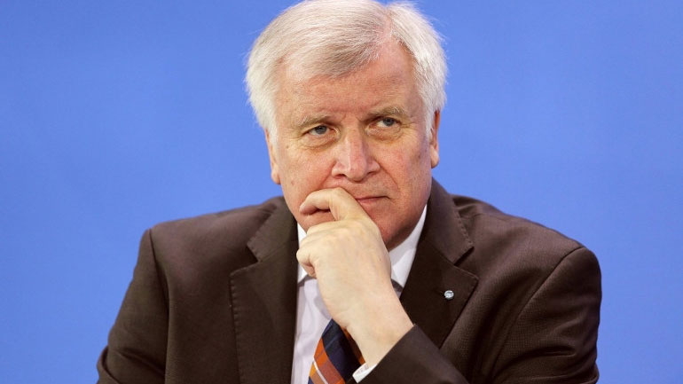 Γερμανία: Ο Ζεεχόφερ επιστρατεύει το twitter για να μεταφέρει την «αλήθεια» στους ψηφοφόρους