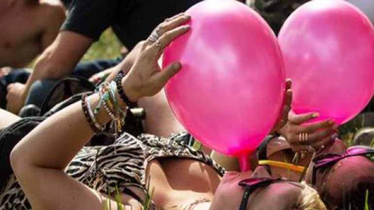 Ηράκλειο: Ανήλικος πουλούσε συσκευασίες αερίου γέλιου και συνελήφθη