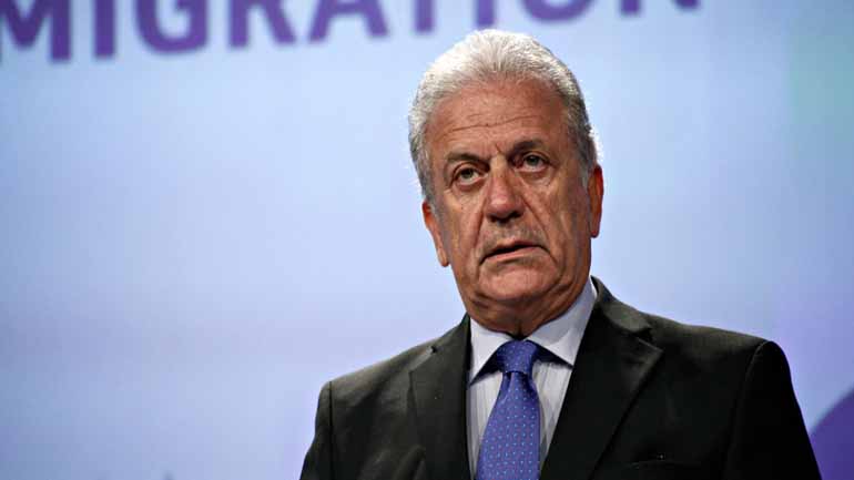 Δ. Αβραμόπουλος: Η Κομισόν στηρίζει την Ισπανία στο μεταναστευτικό