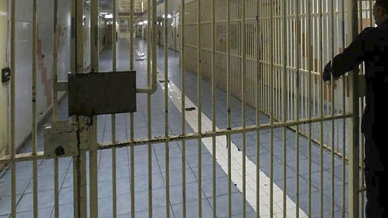 Kρατούμενος των φυλακών Τρικάλων κατέληξε στο νοσοκομείο από οξεία μέθη