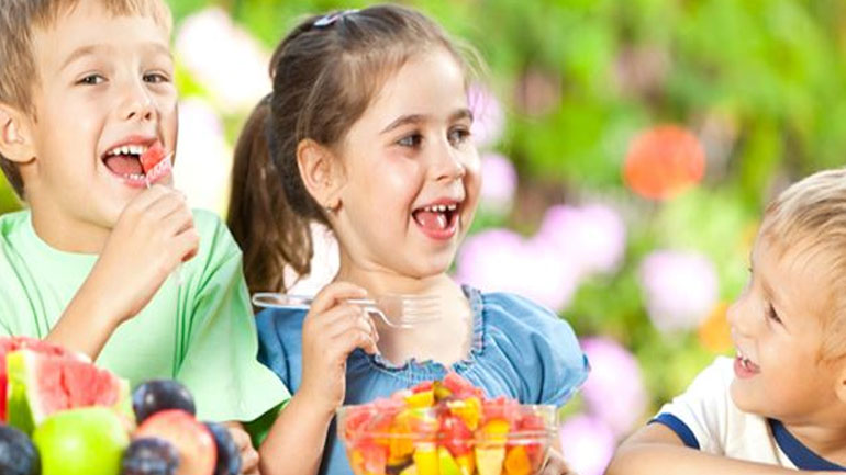 5 λάθη που πρέπει να αποφύγετε στη διατροφή του παιδιού