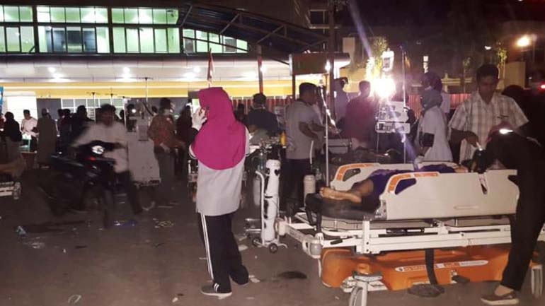 Ινδονησία: Στους 37 ανήλθαν οι νεκροί και σε δεκάδες οι τραυματίες από τον σεισμό