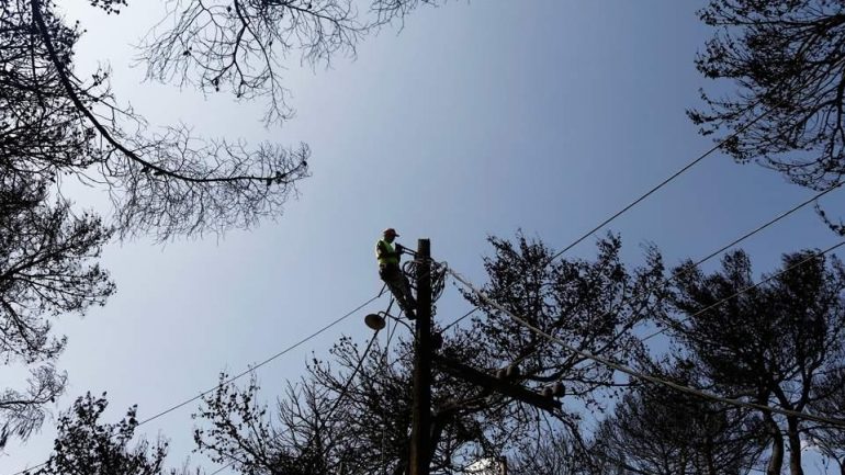 Τα καλώδια της ΔΕΗ ενοχοποιούνται για πολλές φωτιές