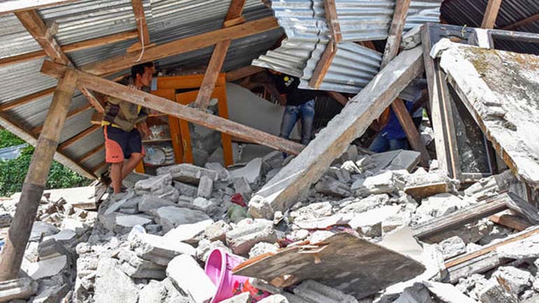 Ινδονησία: Ήρθη η προειδοποίηση για τσουνάμι – Κανονικά λειτουργούν τα αεροδρομια σε Μπαλί και Λομπόκ