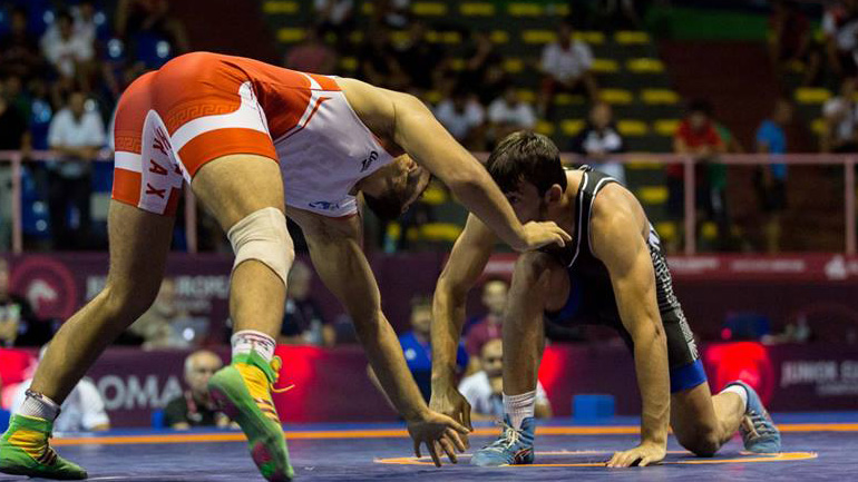 Οδυνηρός αποκλεισμός για τρεις Έλληνες παλαιστές