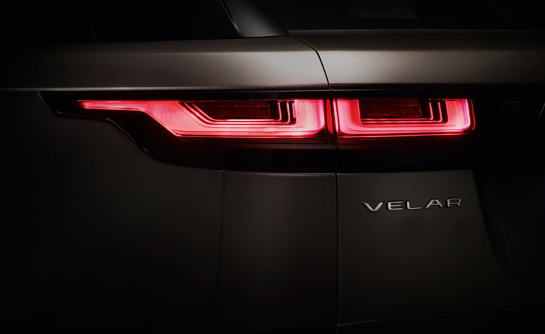 Τα πίσω φωτιστικά σώματα...