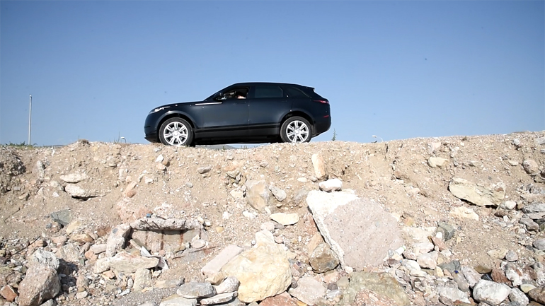 Το μήκος του βρετανικού SUV αγγίζει τα 4,8 μέτρα