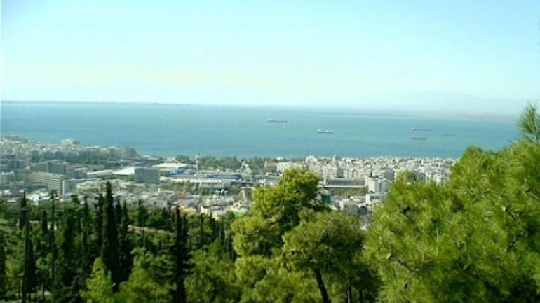 Ο Δήμος Θεσσαλονίκης και εθελοντές καθαρίζουν τμήμα του Σέιχ Σου