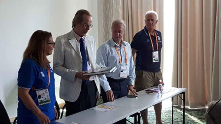 Βερολίνο 2018: Ο Ελληνας πρέσβης επισκέφθηκε την ελληνική ομάδα