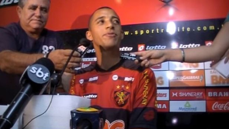 «Παίρνει Βίτορ η ΑΕΚ»