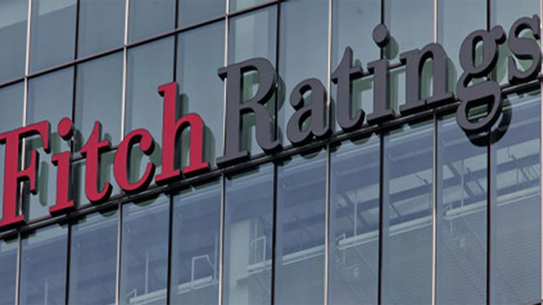 Οίκος Fitch: «Η Τουρκία χρειάζεται να ανακόψει γρήγορα την απότομη πτώση της λίρας»